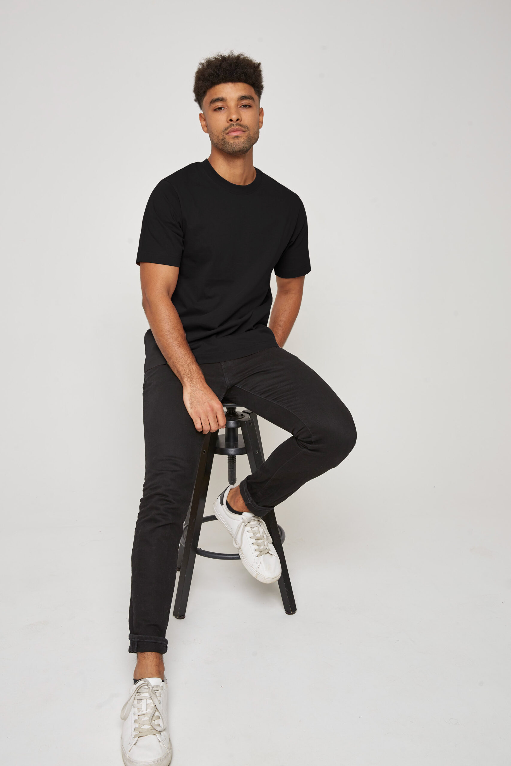 black t-shirt – tom