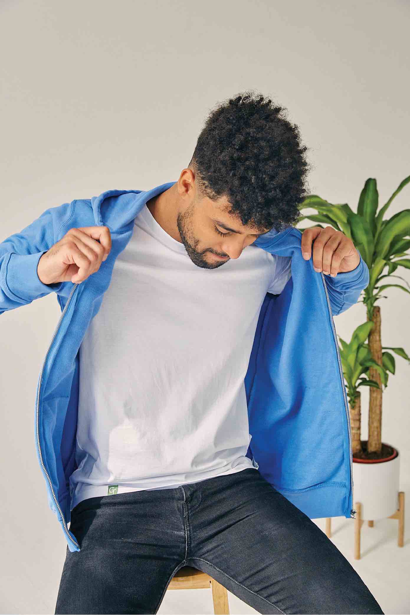 blue zip hoodie Tom 4
