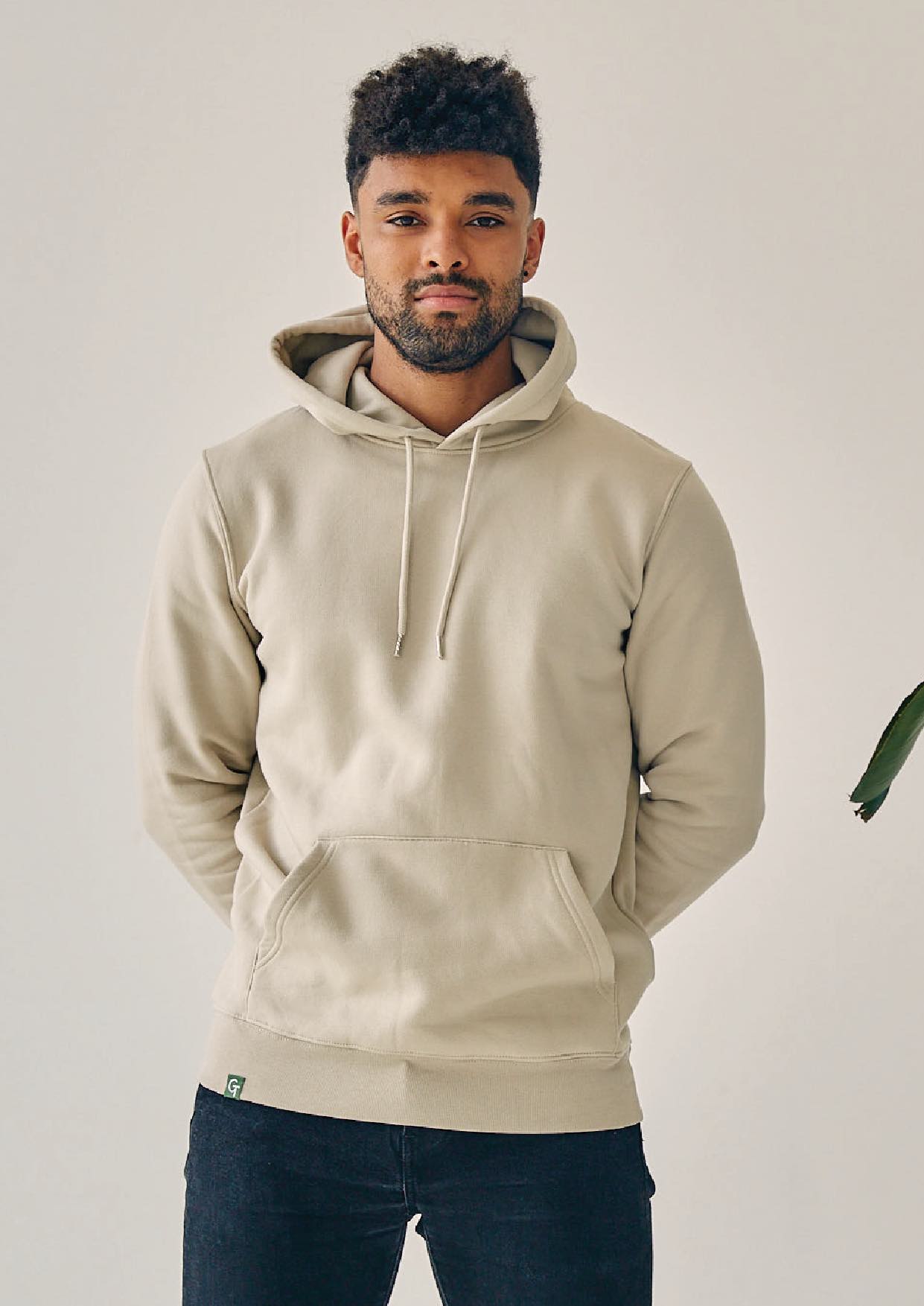 sand hoodie Tom 3
